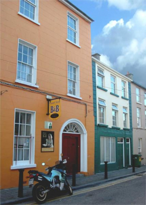  Cashel Town Center INN  Кашел